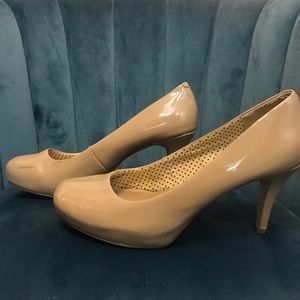 Steve Madden Shoes - Madden Girl Nude Pumps Steve Madden Shoes - Madden Girl Nude Pumps